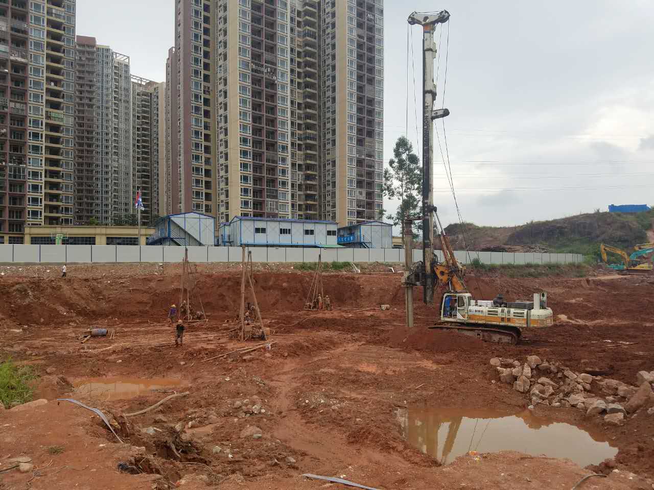 大亚湾碧桂园中萃香堤澜湾项目桩基础及锚杆工程